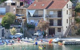 Apartmani Dora